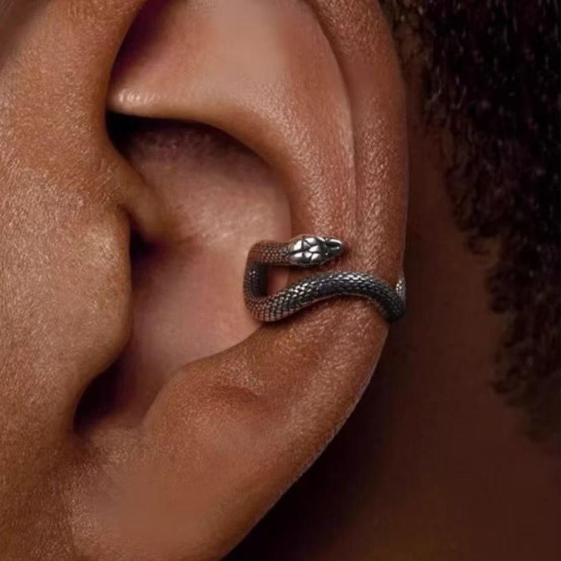 🐍 Shadow Serpent Ear Cuff – Dark Grey Twisting Snake Ear Jewelry